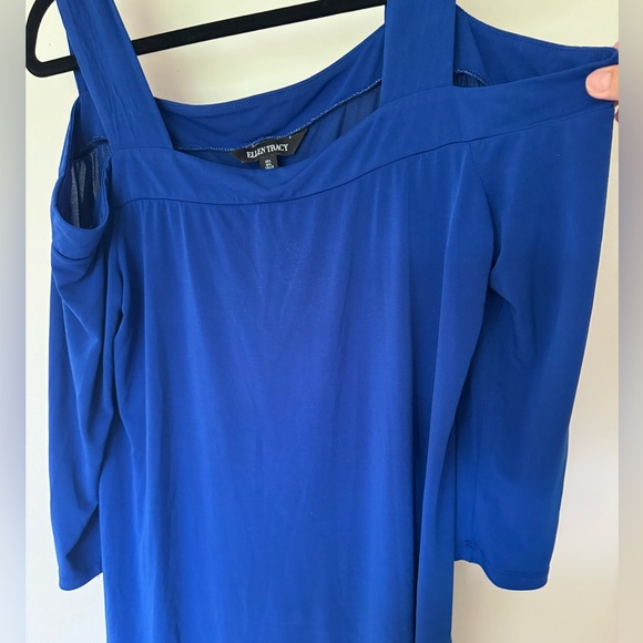 Ellen Tracy Cold Shoulder Top - Picture 3 of 6